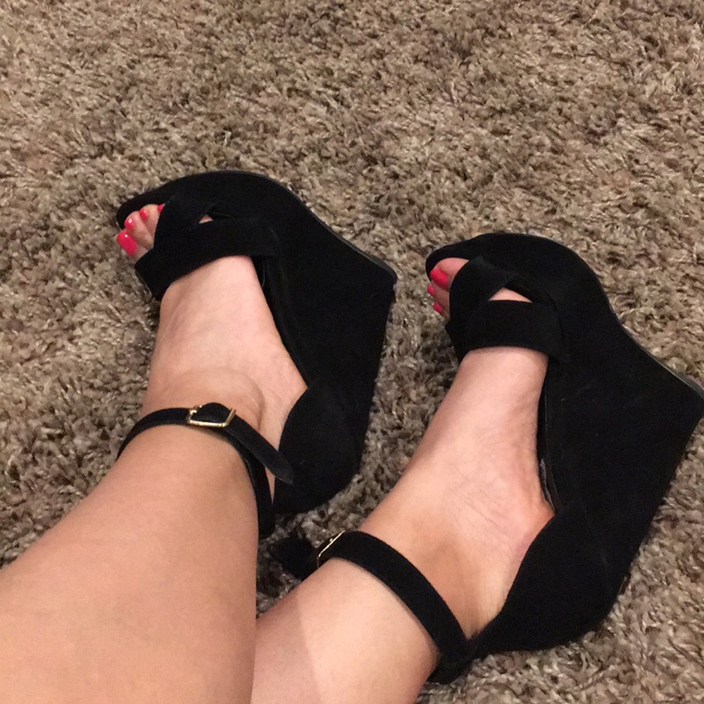 Steve Madden wedge heels black suede